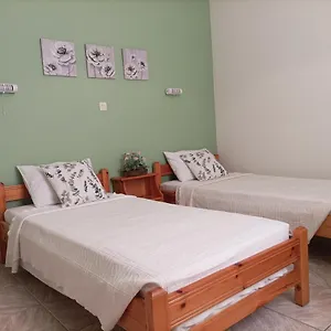 κάντε κράτηση εδώ